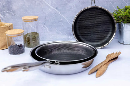 Vulcano Frying Pan, 3-ply with honeycomb coating | Silver / Black | 18/10 Stainless Steel