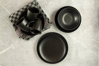 Service de table puriste | 12 pièces | Noir | Grès | Fabriqué au Portugal